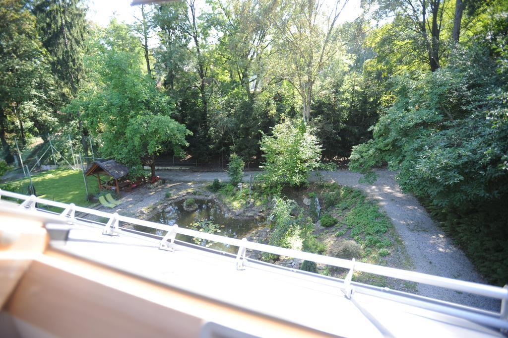 Ekosamotnia Guest house Krakow