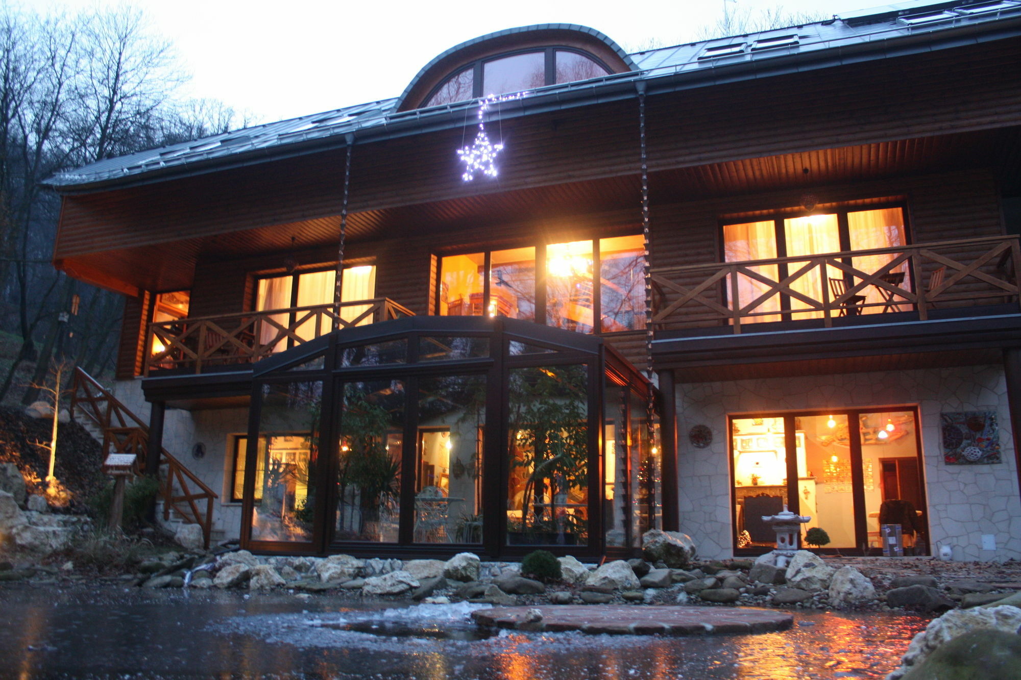 Ekosamotnia Guest house 4*